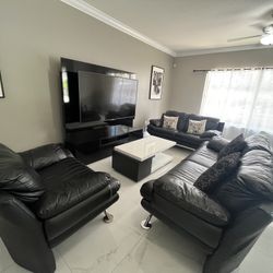 Family Room  3 Pieces Black Leather Set