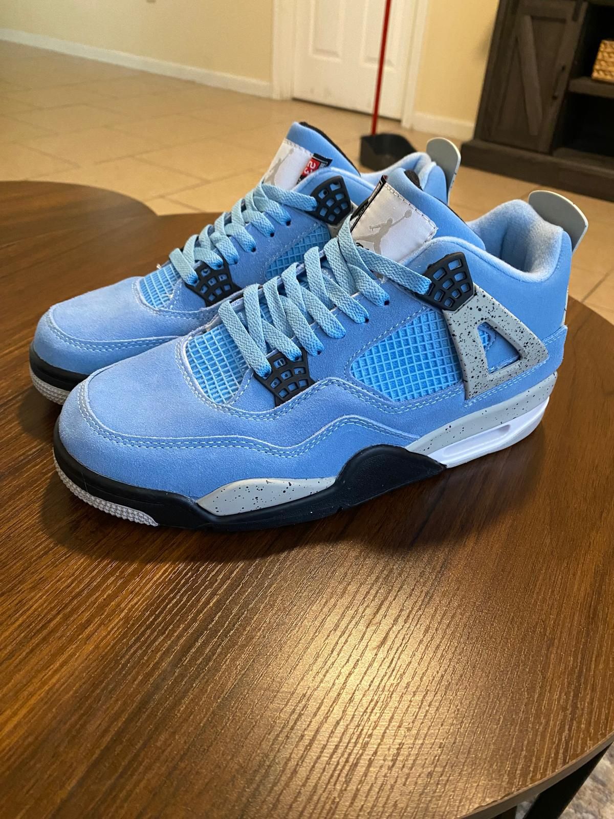 Jordan Retro 4 University Blue Size 10 ?NEW IN STORE? UNC 4 main image 2
