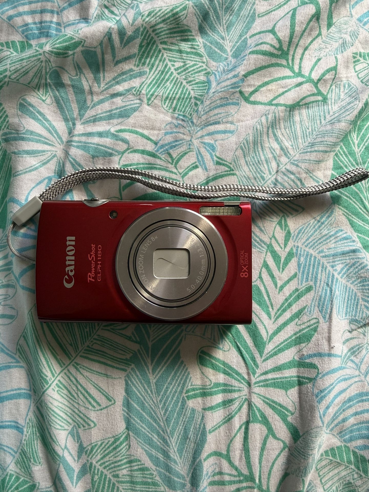 Canon ELPH 180 Digicam