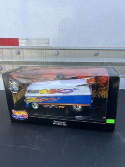 Hot Wheels Collectibles 1:18 Customized VW Drag Bus Diecast w/ Box
