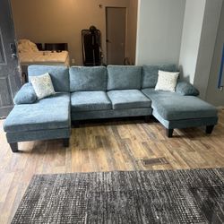 Sectional Couch 🛋️ 