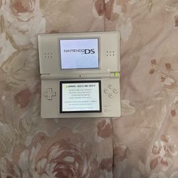 Nintendo DS Lite