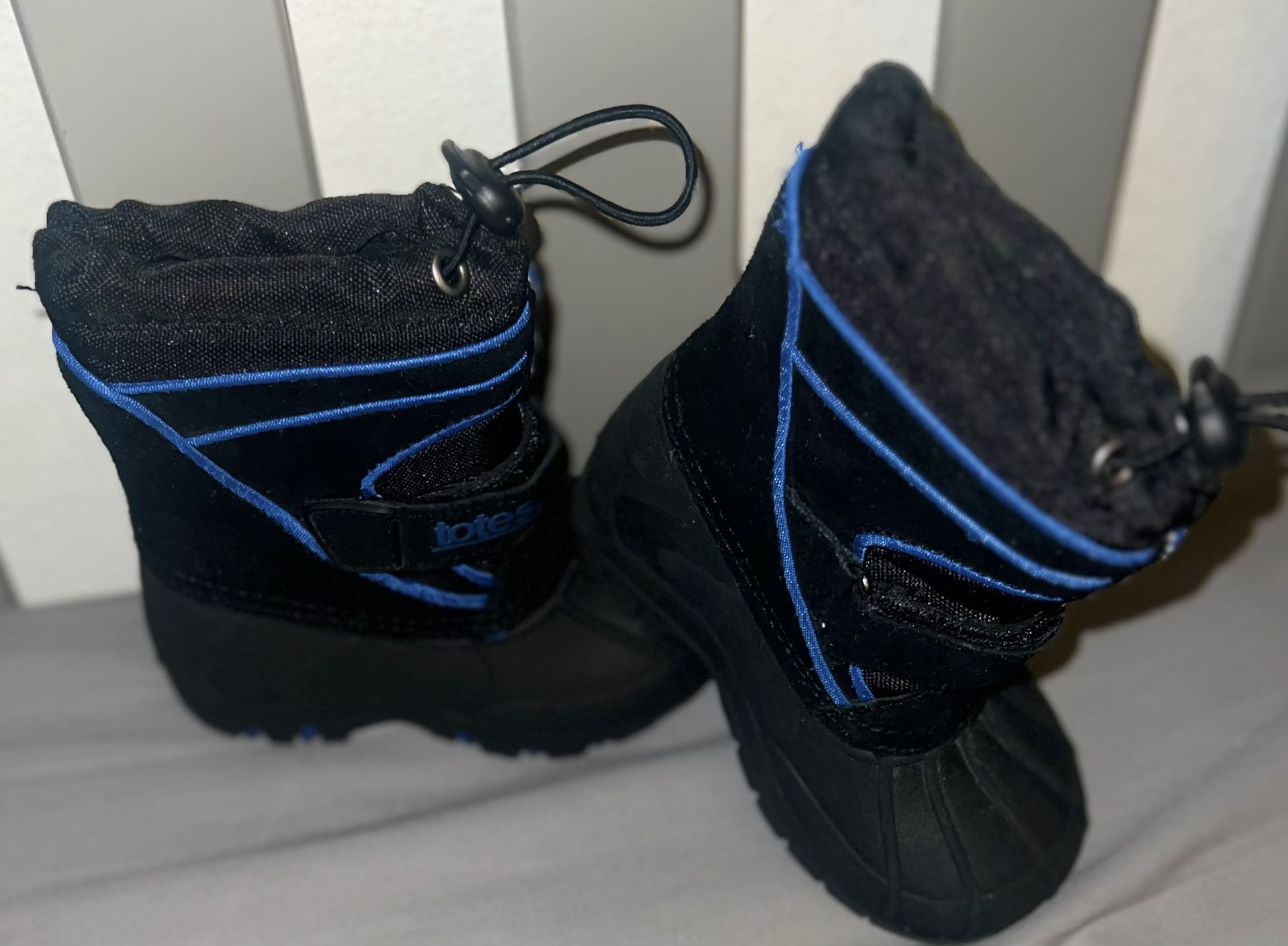 totes TEO(BLK BLUE) Toddler Boys’ Waterproof Winter Boots (Size 5