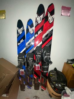 Water skis