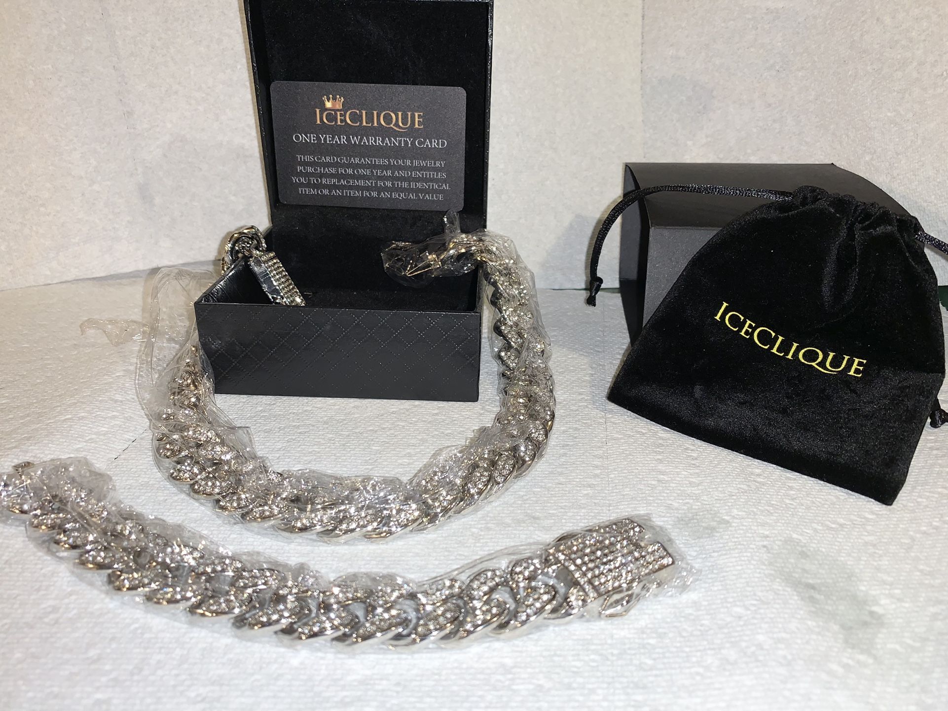 ICECLIQUE CUBAN LINK Chain IN AND BRACELET WHITEGOLD 💯 %Real 🥶🥶🥶❄️❄️ Open To Trades