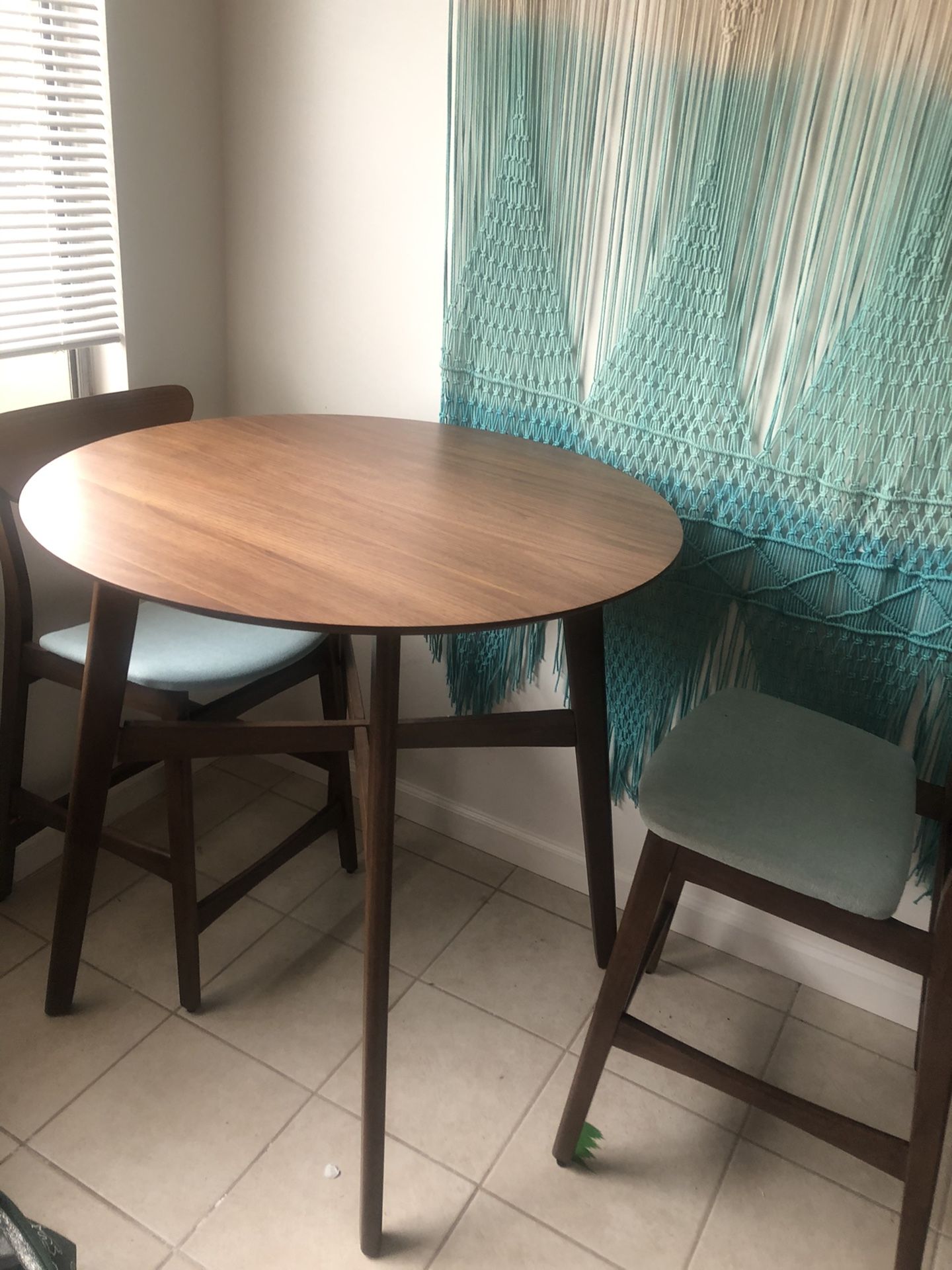 Almost New Dining Set