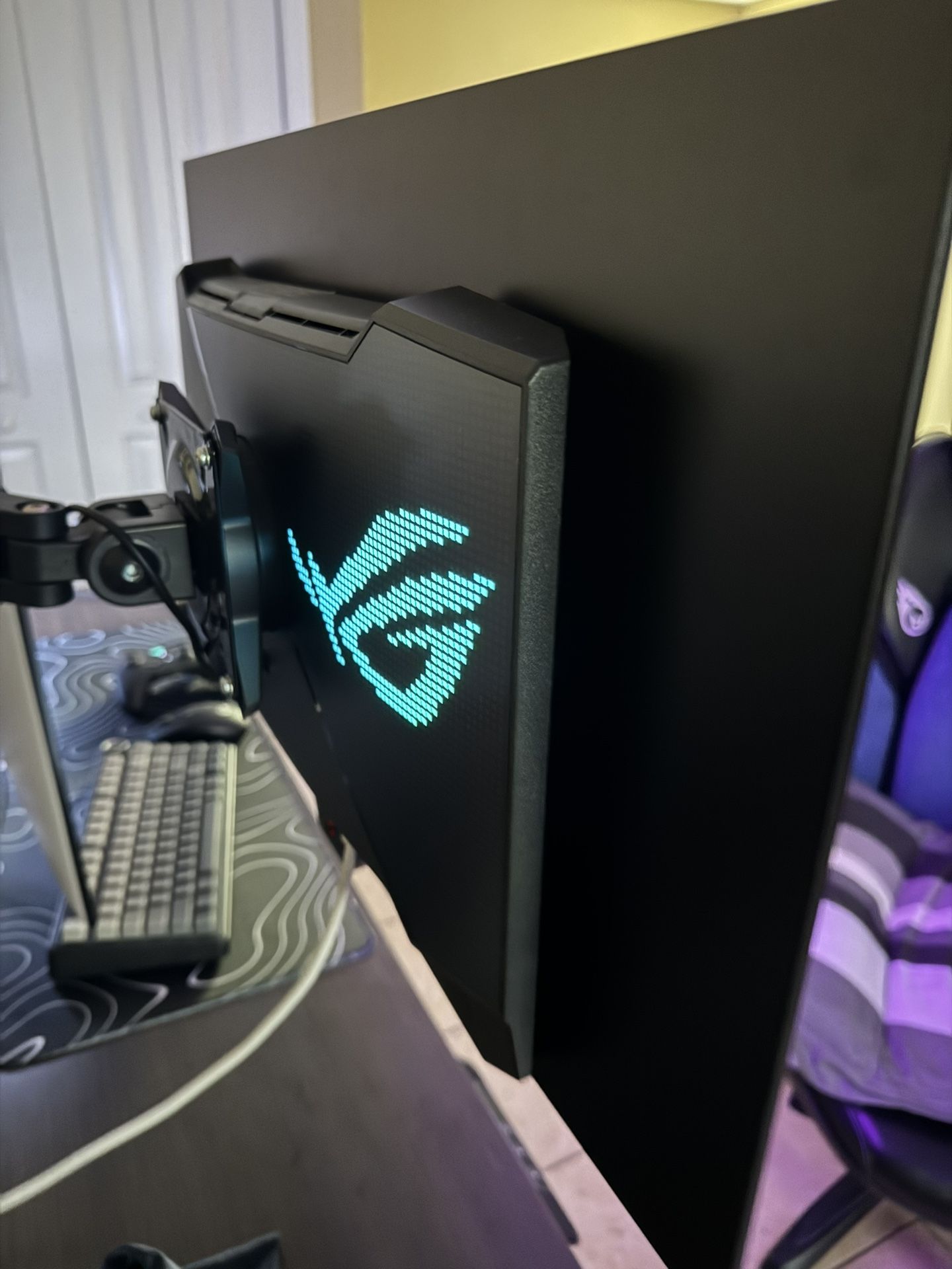 ASUS ROG Strix 27 Inch 1440 P OLED GLOSSY Monitor 