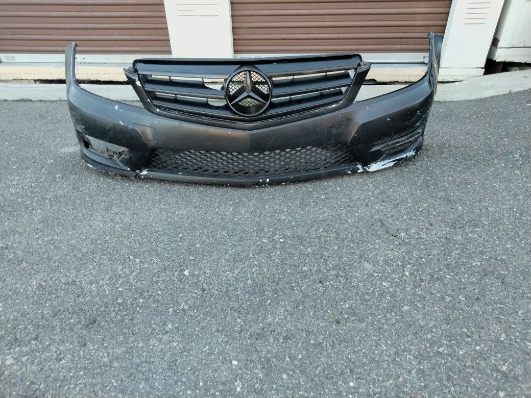 2011-2014 Mercedes C250/300 Front Bumper With Grill And Emblem And Fog Light And Inner Fillers With Accessories 