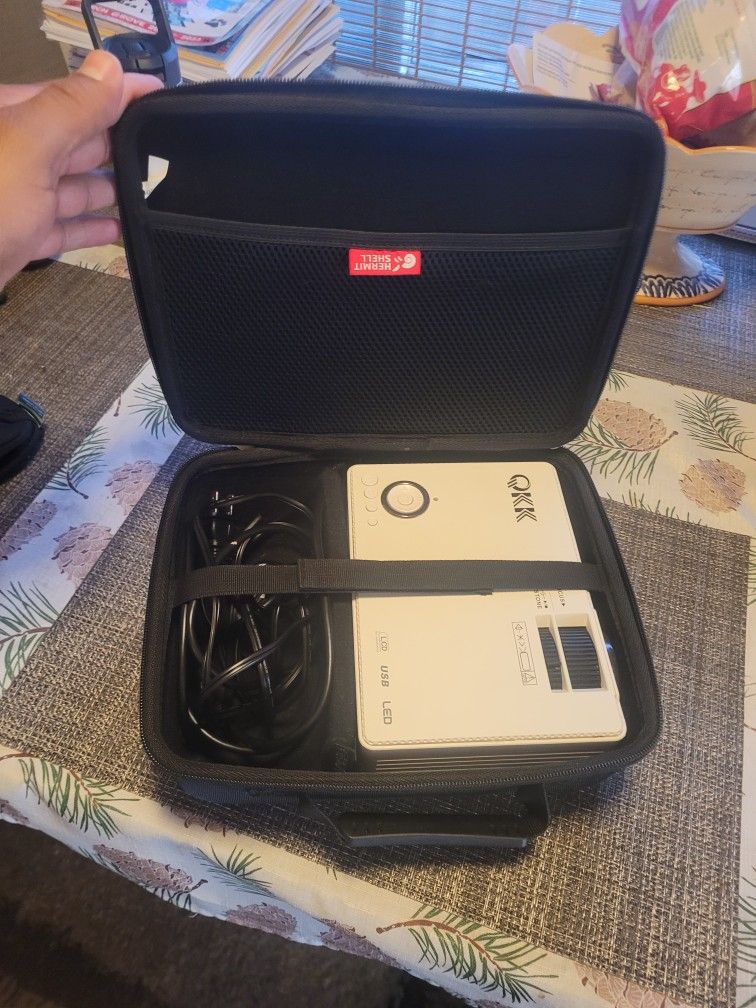 Mini Projector QKK