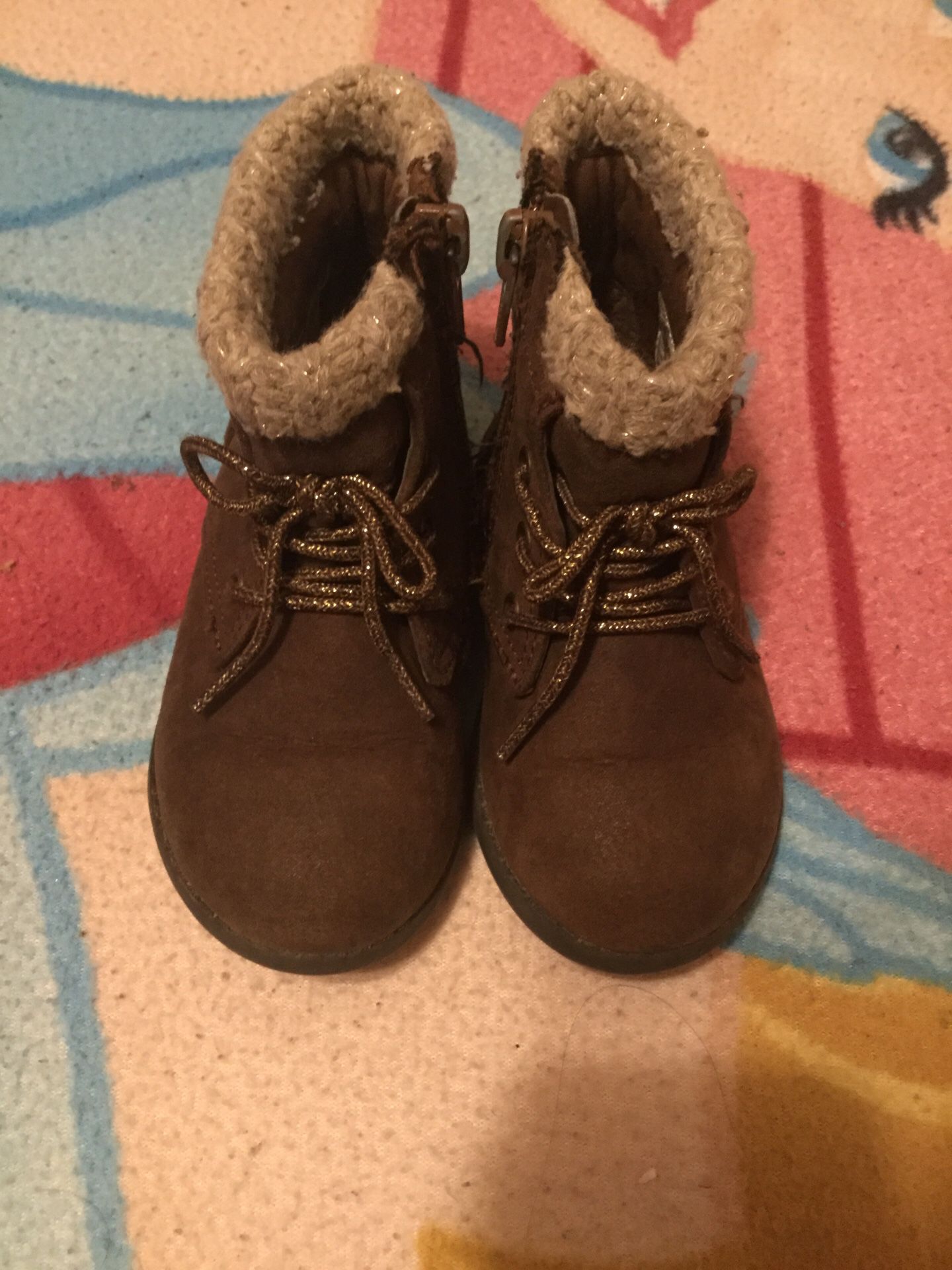 LITTLE GIRLS BROWN BOOTS SIZE:6