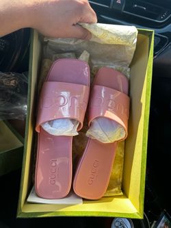 GUCCI Pink Rubber Platform Sandals