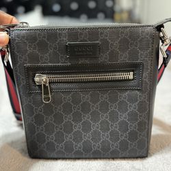 Gucci Black GG Supreme Messenger Bag