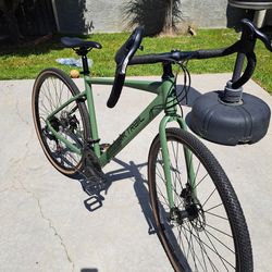 OZARK TRAIL GRABLE BIKE WITH 14SPEEDS TIRES SIZE 700X40 AND DISC BRAKES FRAME SIZE 54CM EXELENT CONDITION ALMOST NEW READY TO RIDE
