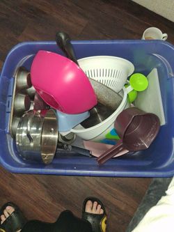 Mixed Kitchen Utensils and Cookware Bundle