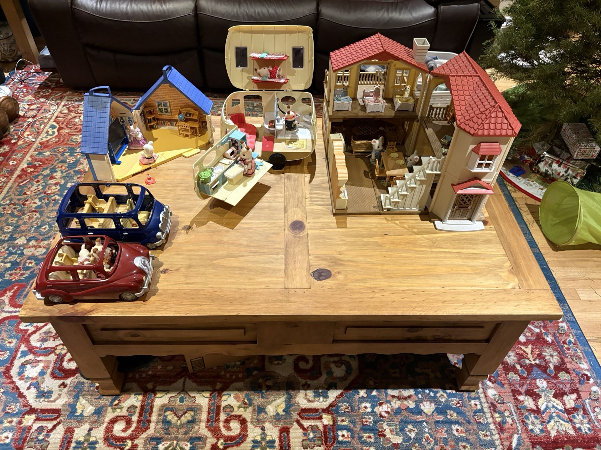 CALICO CRITTERS - SEVERAL ENTIRE SETS