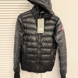BRAND NEW Size Small Canada Goose Crofton Hooded Bomber