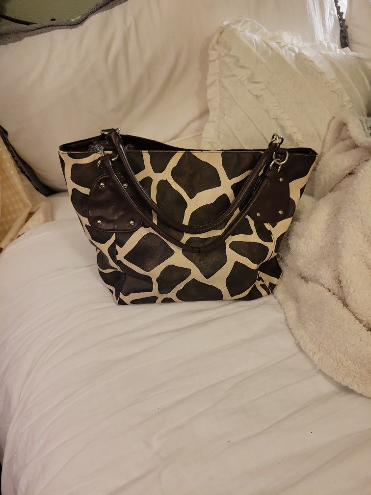 Noatd  bag  with Giraffe print