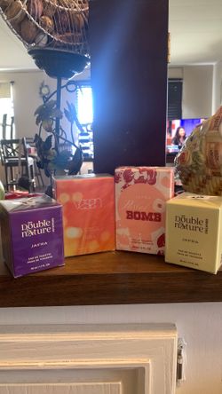Jafra perfume Para mujer $25 cada una/Each