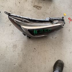 2019/ Subaru Outback RT Headlight