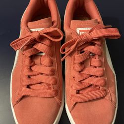 Puma Suede Womens Sneakers Size 6.5