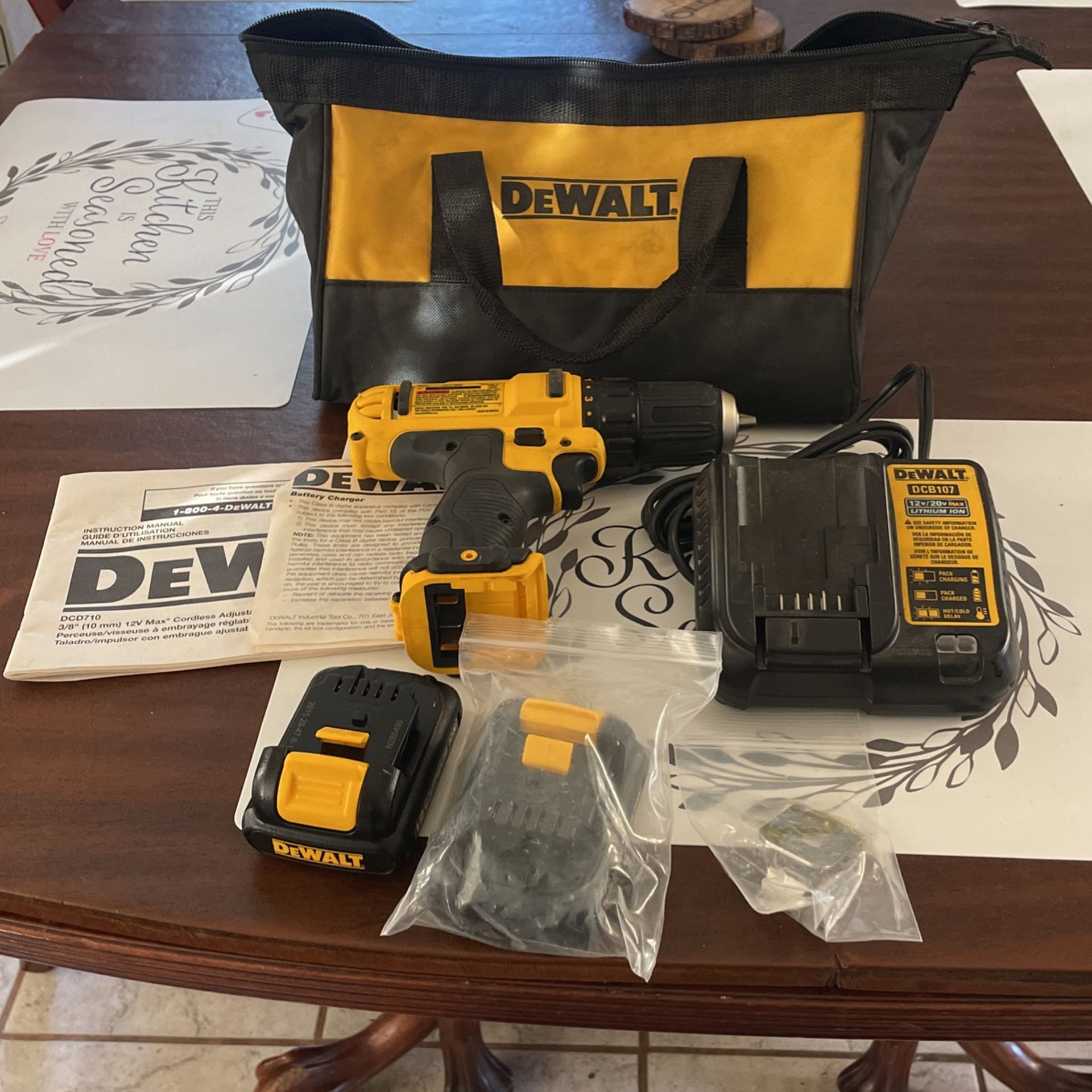 Dewalt dCB107
