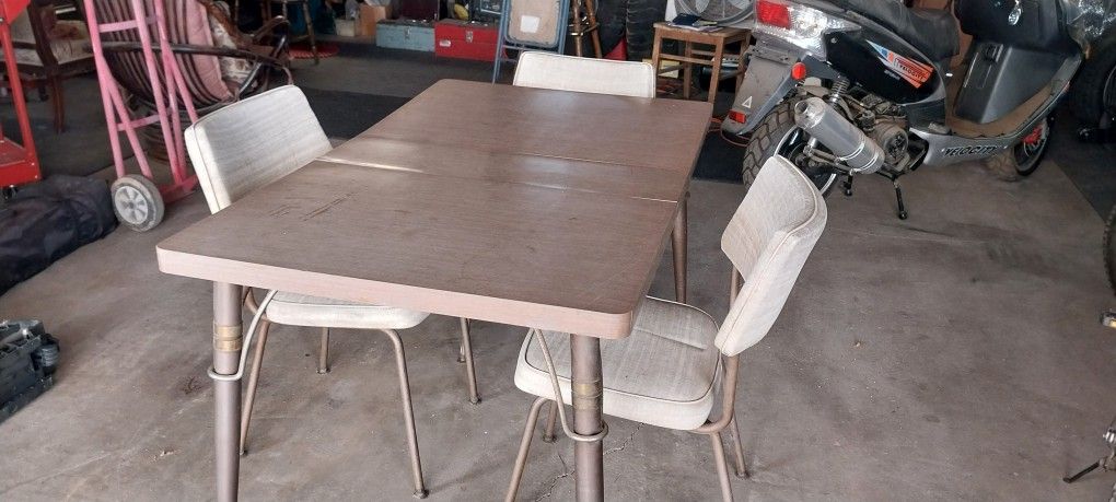 Formica Table And 3 Chairs