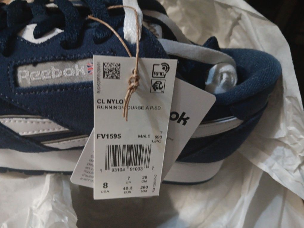 Men Reebok Size 8 Navy