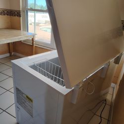 GE Chest Freezer