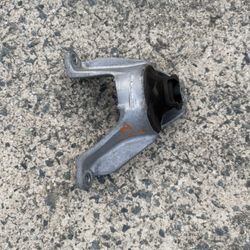 Right Motor Mount For 2017-2020 Honda CR-V