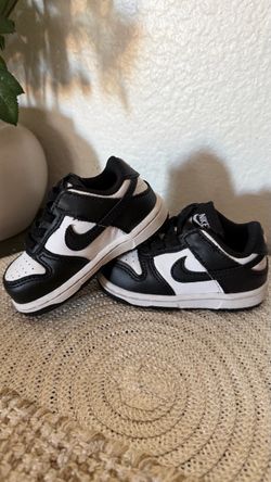 Nike Dunk Low Toddler Sneakers Black White size 5c