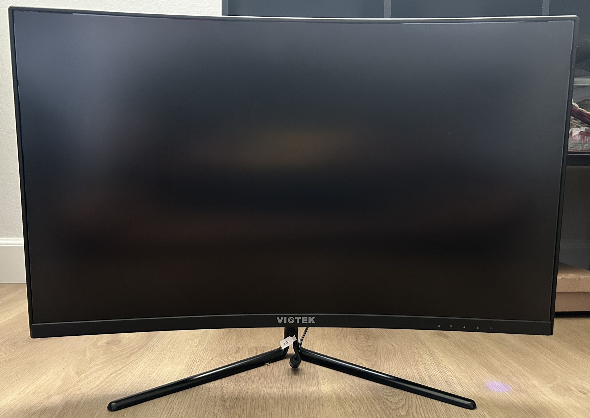Viotek 27” Curved monitor