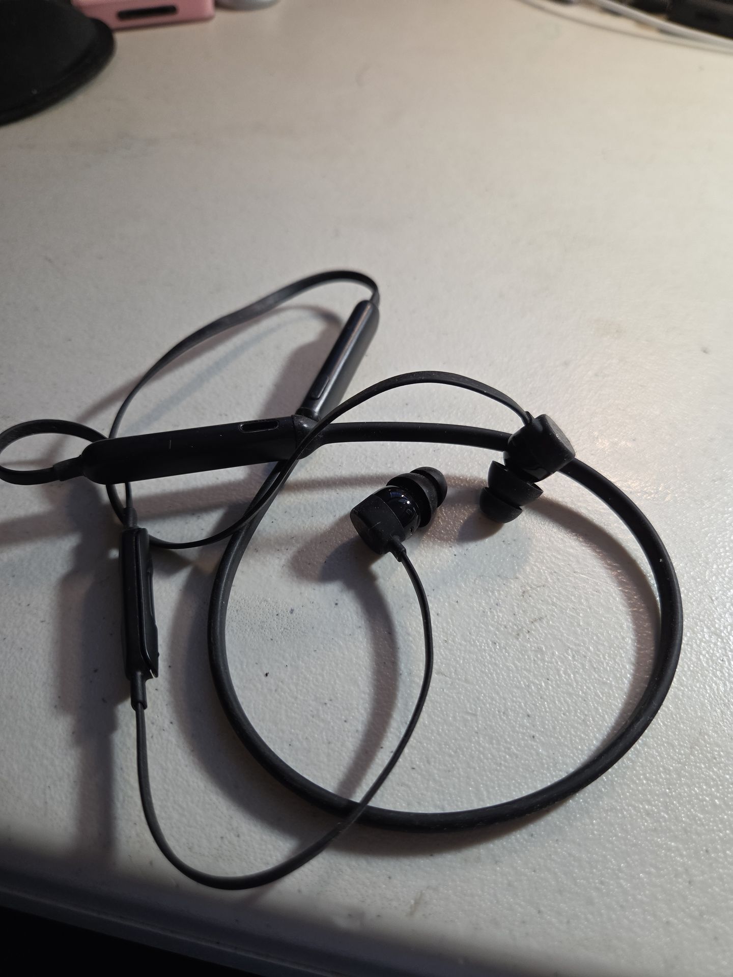 Beats by Dr. Dre A1763 Black Wireless Bluetooth Neckband In-Ear Headphones