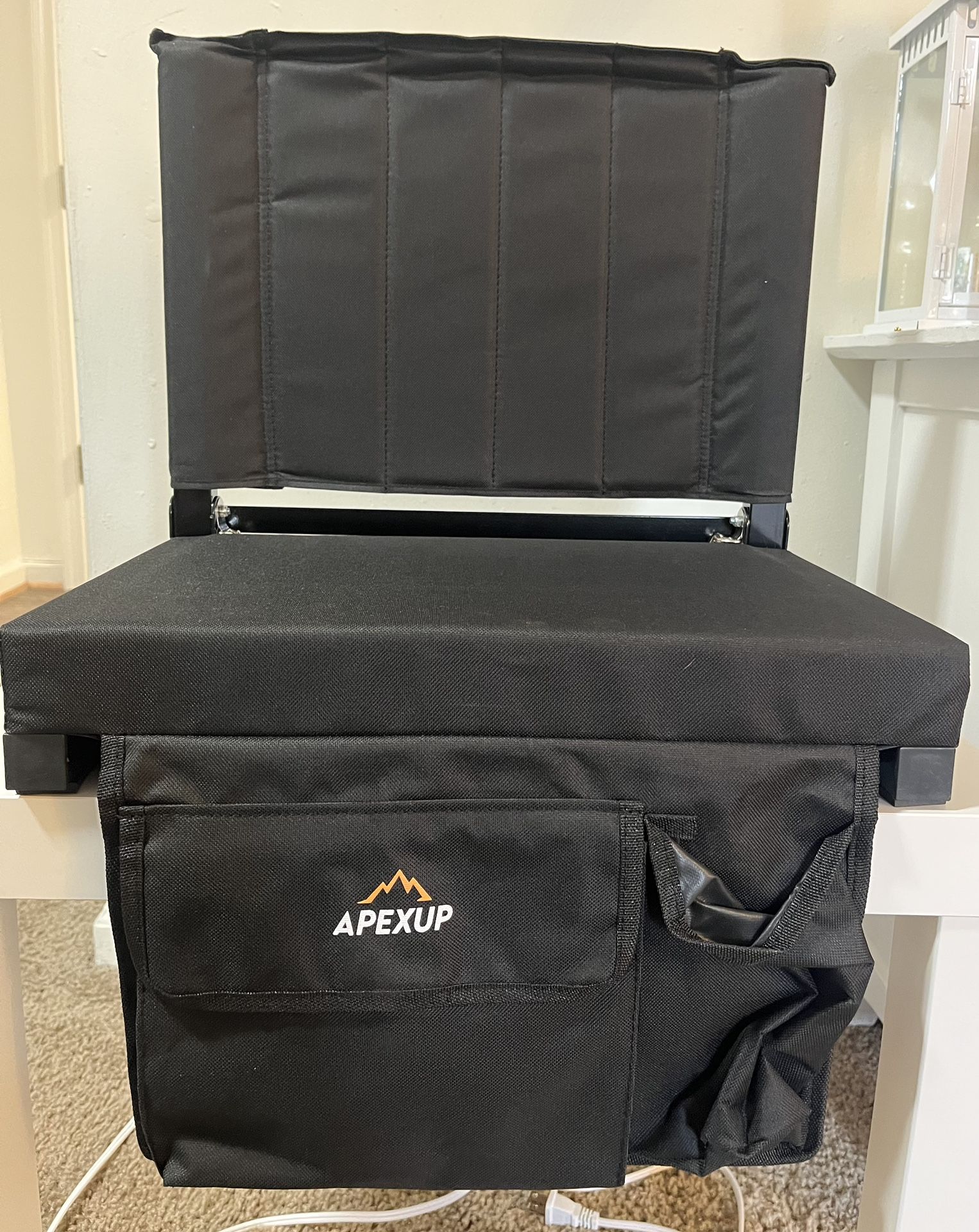 🏟️ Brand New APEXUP Stadium Seat with Back Support & Storage – Black