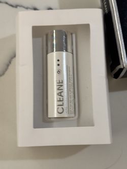 CLEANE Acne Therapy Device Portable Handheld Skincare Tool