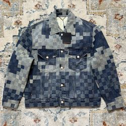 LV Men’s size L/XL 