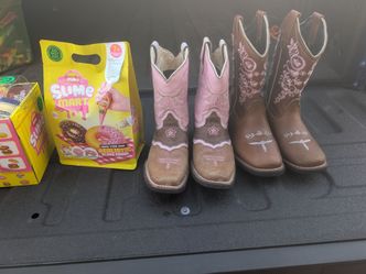 Teen boots