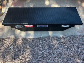 Truck bed tool box