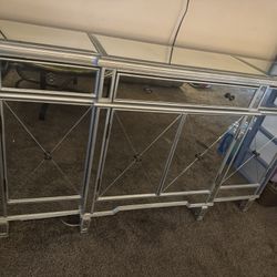 Mirror Dresser 