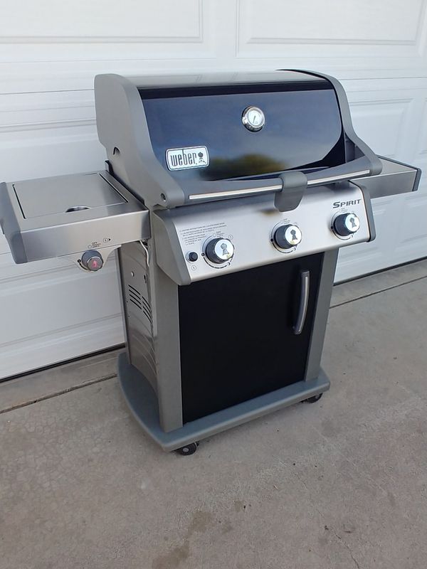 er Spirit 3 burner grill with side burner for Sale in Phoenix, AZ