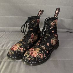 Doc Martens Rose Floral Print Canvas Boots Black Pink 11821 US Women’s 8