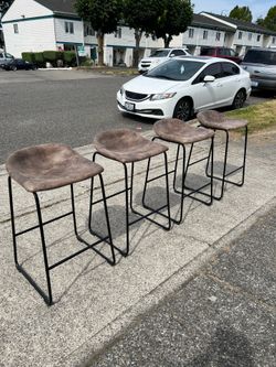 4 Bar Stools