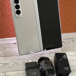 Samsung Galaxy Z Fold 3 (256gb) Silver UNLOCKED