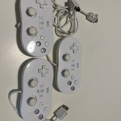 3 Wii Remotes