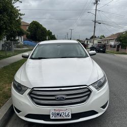 2016 Ford Taurus