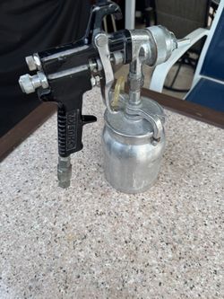 Gravity Feed Spray Gun husky