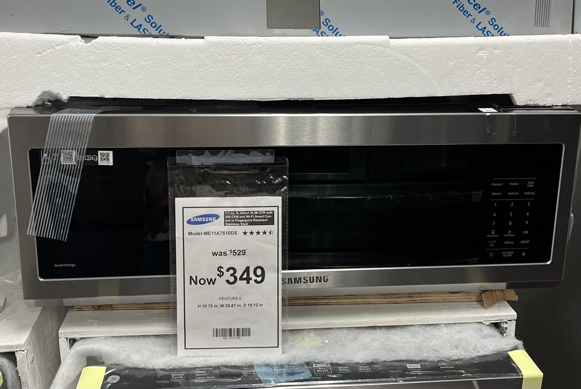Microwave-Samsung Brand New Microwave With 1 Year Warranty 