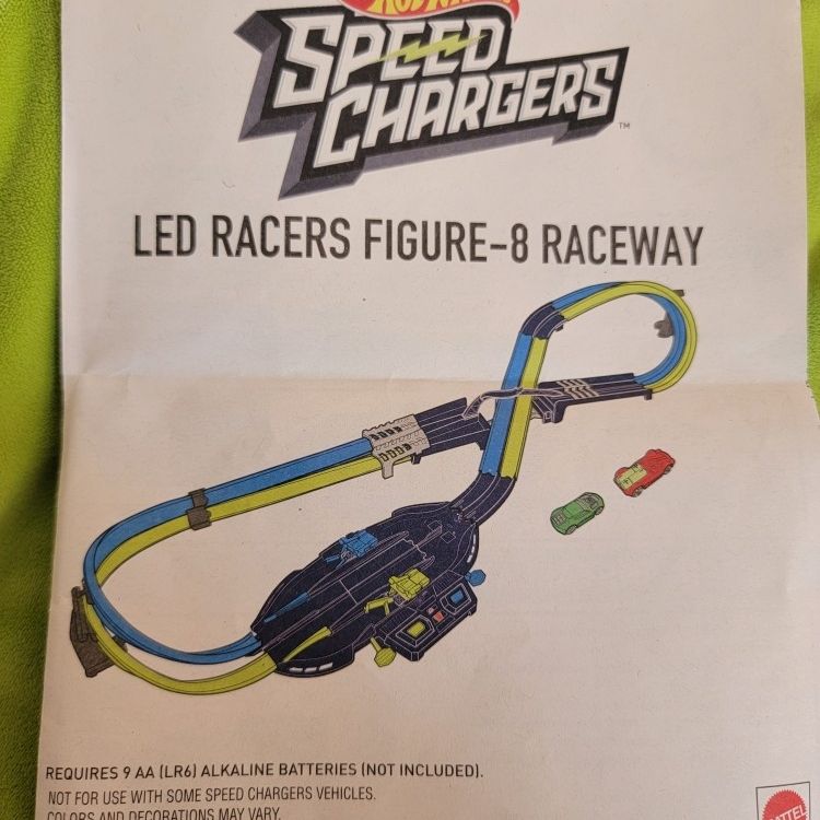 Mattel Hot Wheels Speed Chargers LED Racers Figure 8 Raceway Track Set for Sale in San Diego CA OfferUp