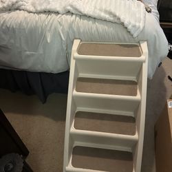 Free Pet Stairs