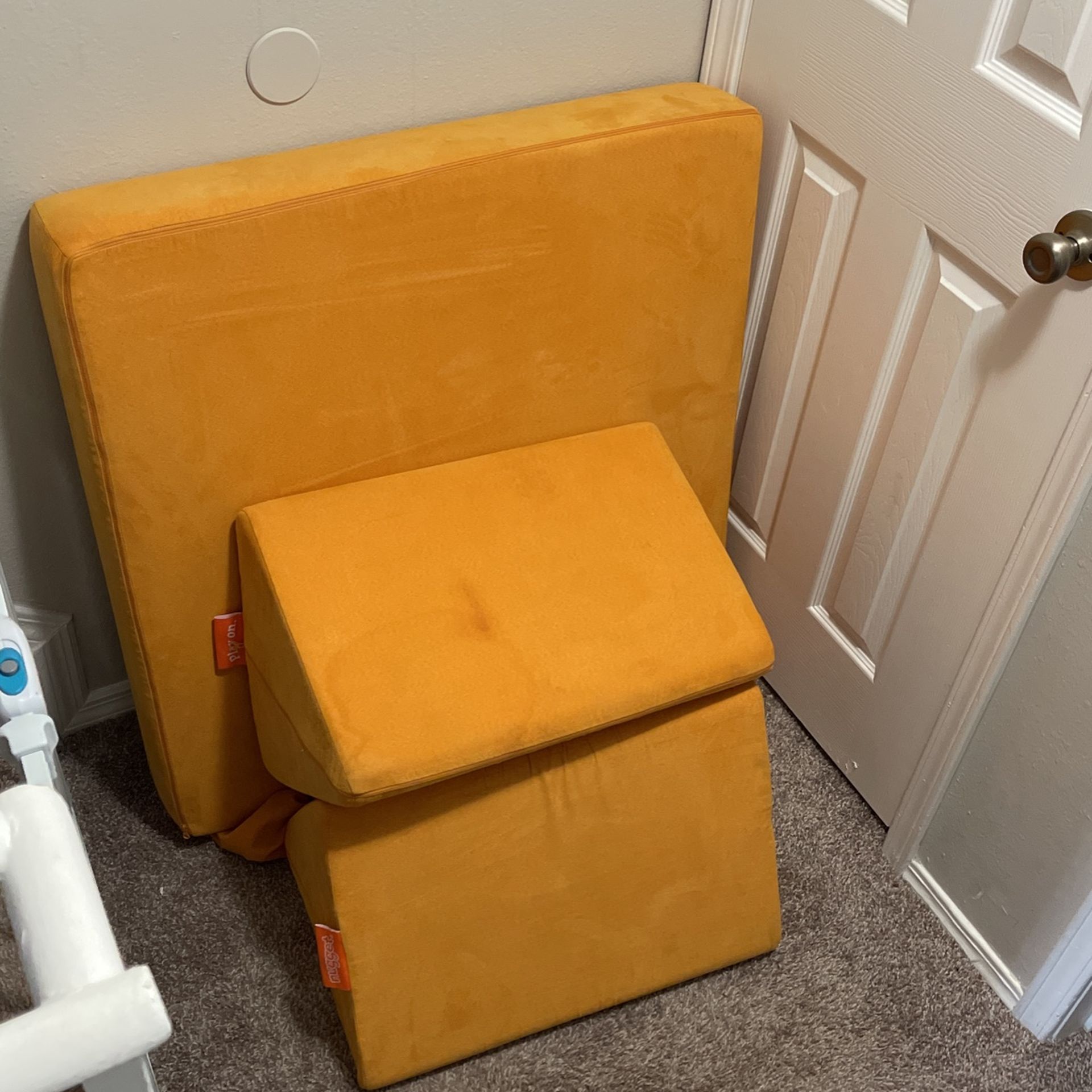 Nugget Play Couch In Taxi Cab