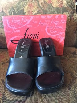 Fioni woman’s shoes size 7 1/2